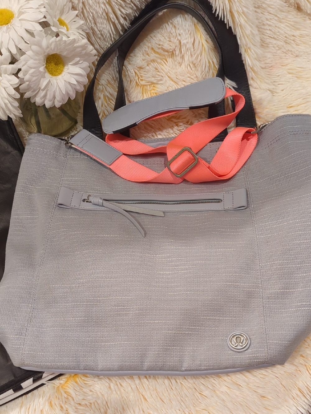 β€οΈπLululemon Out & About Tote Gym Bag πβ€οΈ - Picture 3 of 16